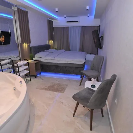 Appartement Jacuzzi De Lux - *